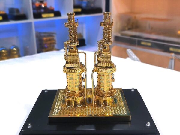 oil refinery tower miniature, brass refinery model, oil and gas collectible gift, custom refinery tower model, executive corporate award, refinery tower brass gift, energy industry souvenir, oil and gas recognition gift, brass miniature tower, customizable refinery miniature